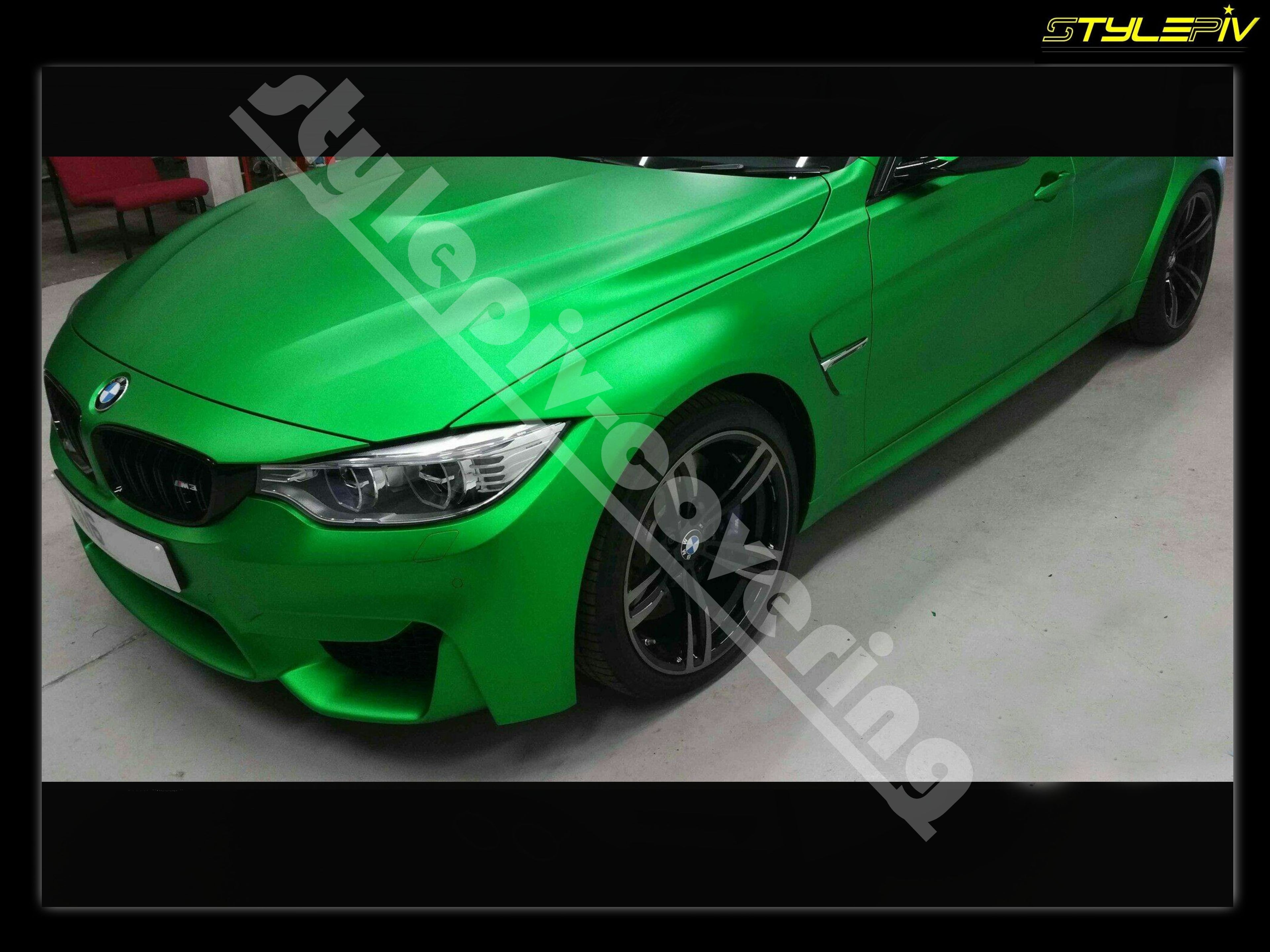 Film covering vert mat chrome