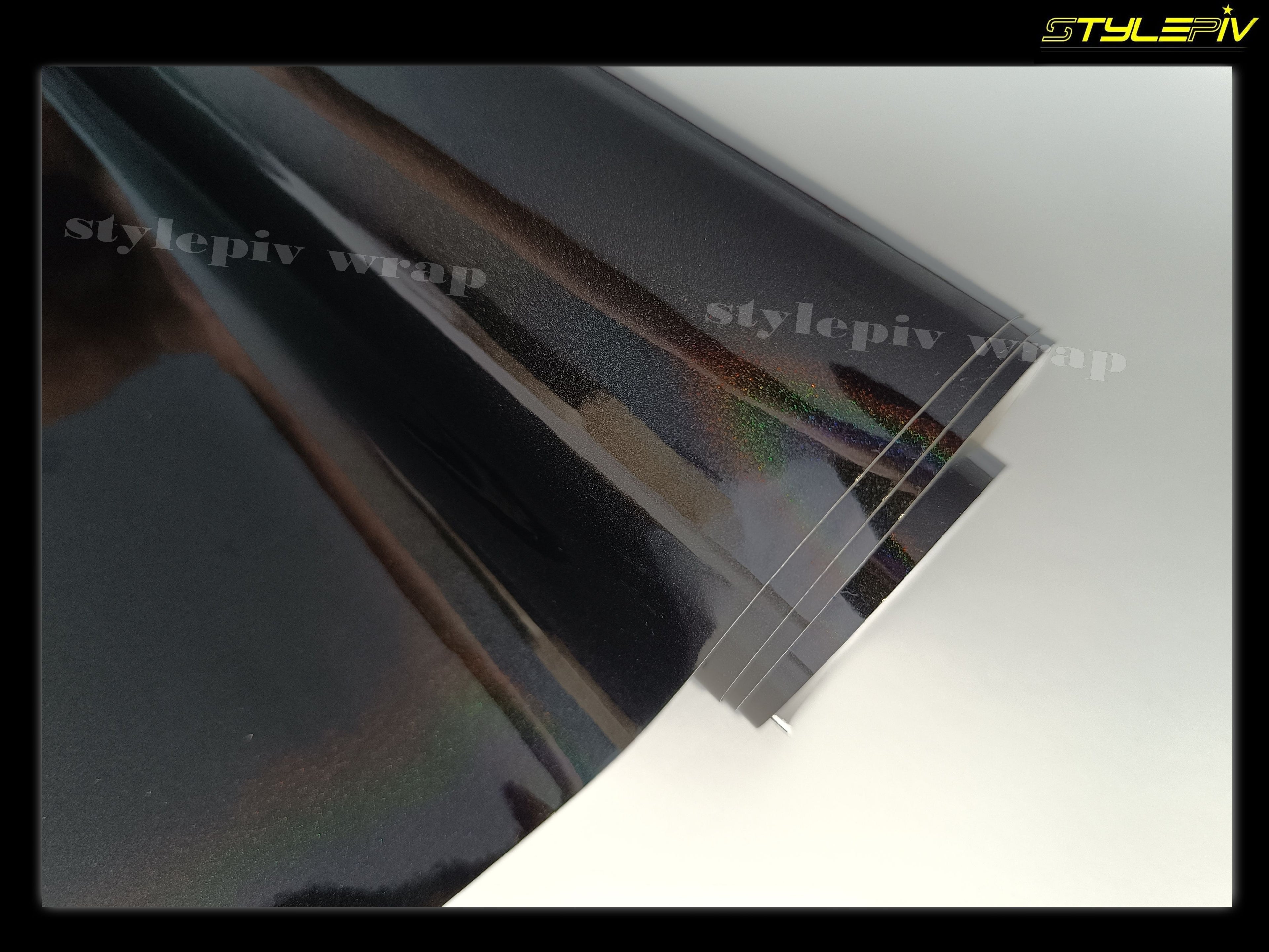 Film covering noir brillant holographique