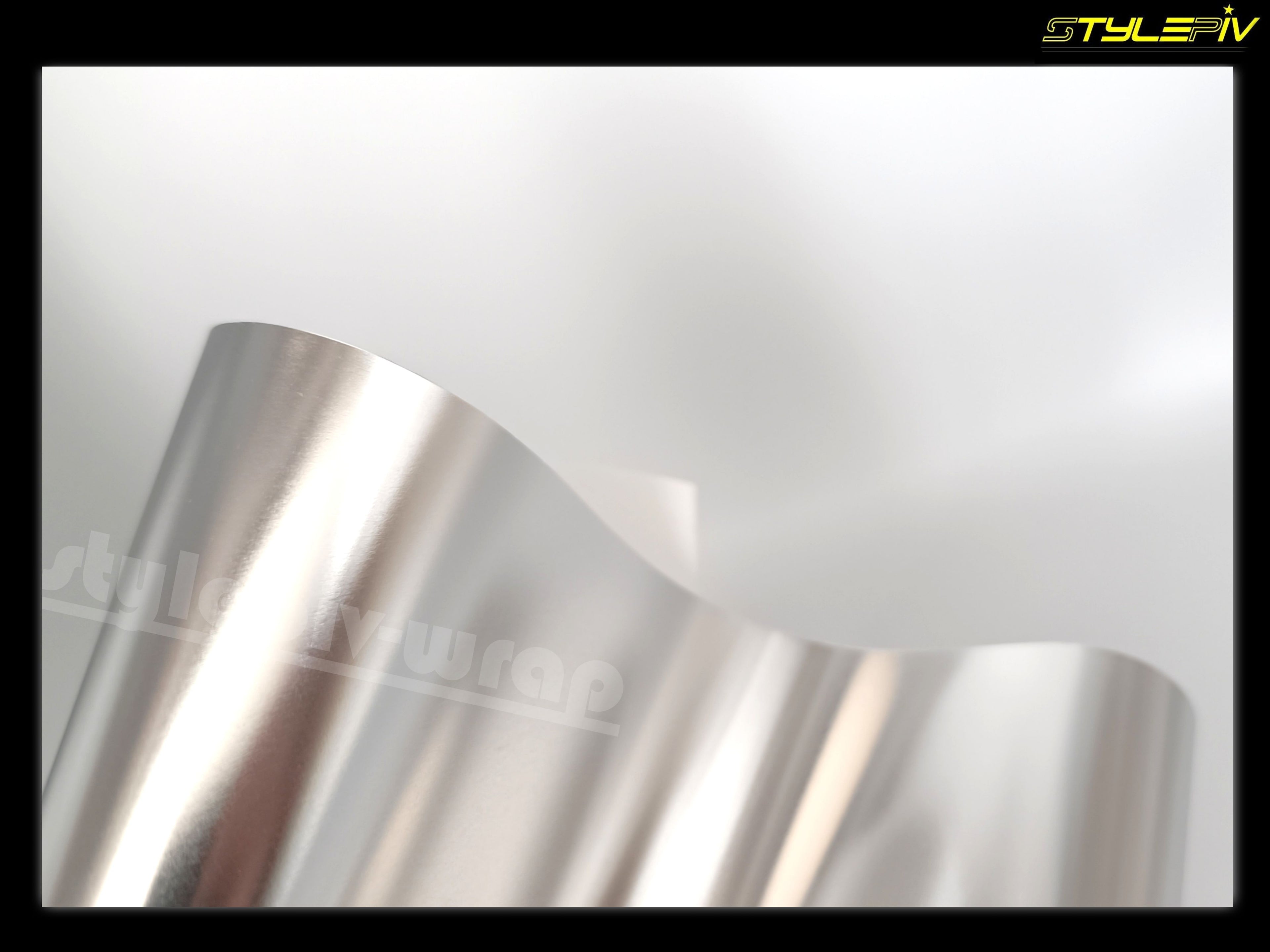 Film covering argent satin chrome