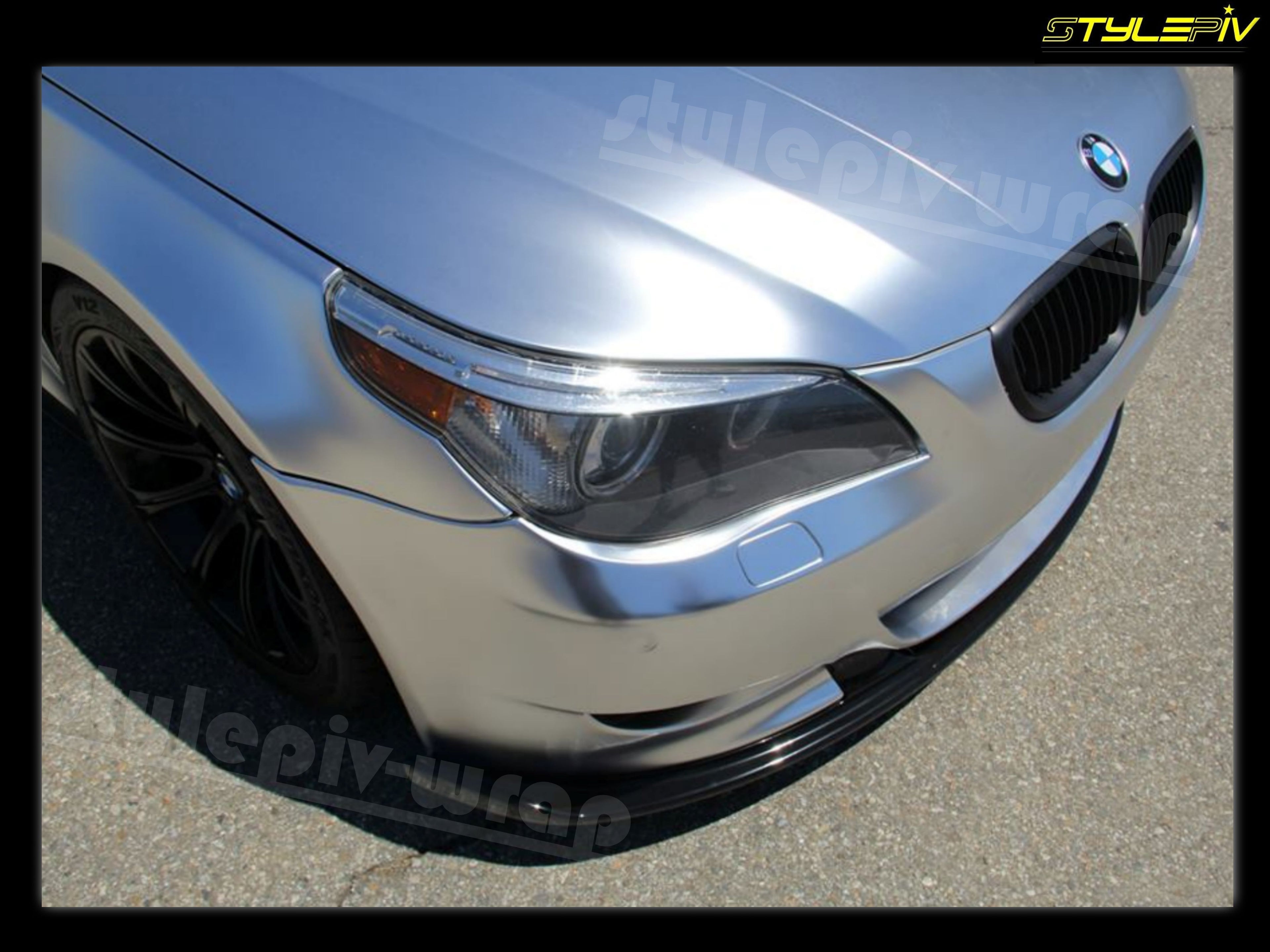 Film covering argent satin chrome