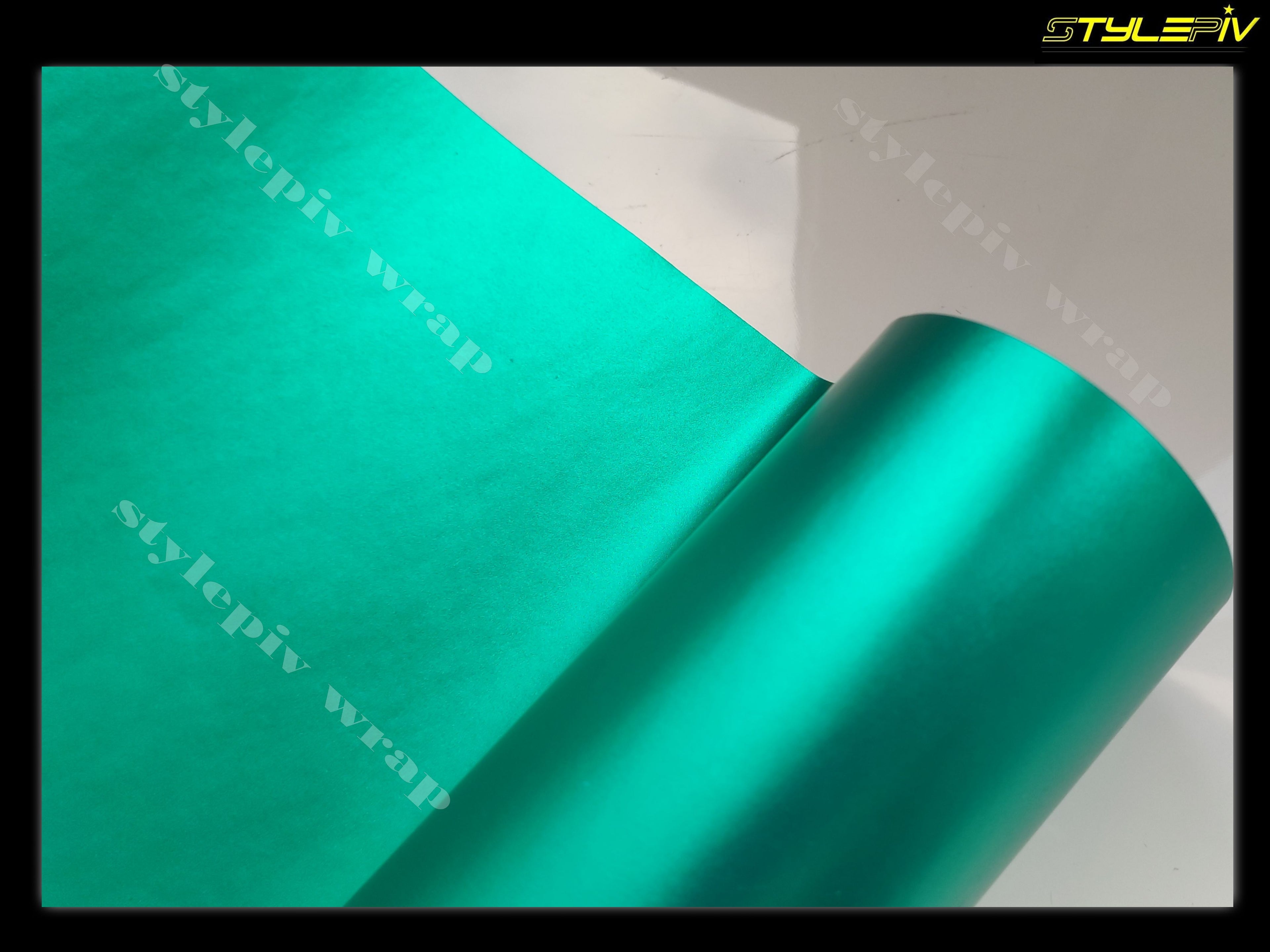 Film covering vert emeraude mat chrome