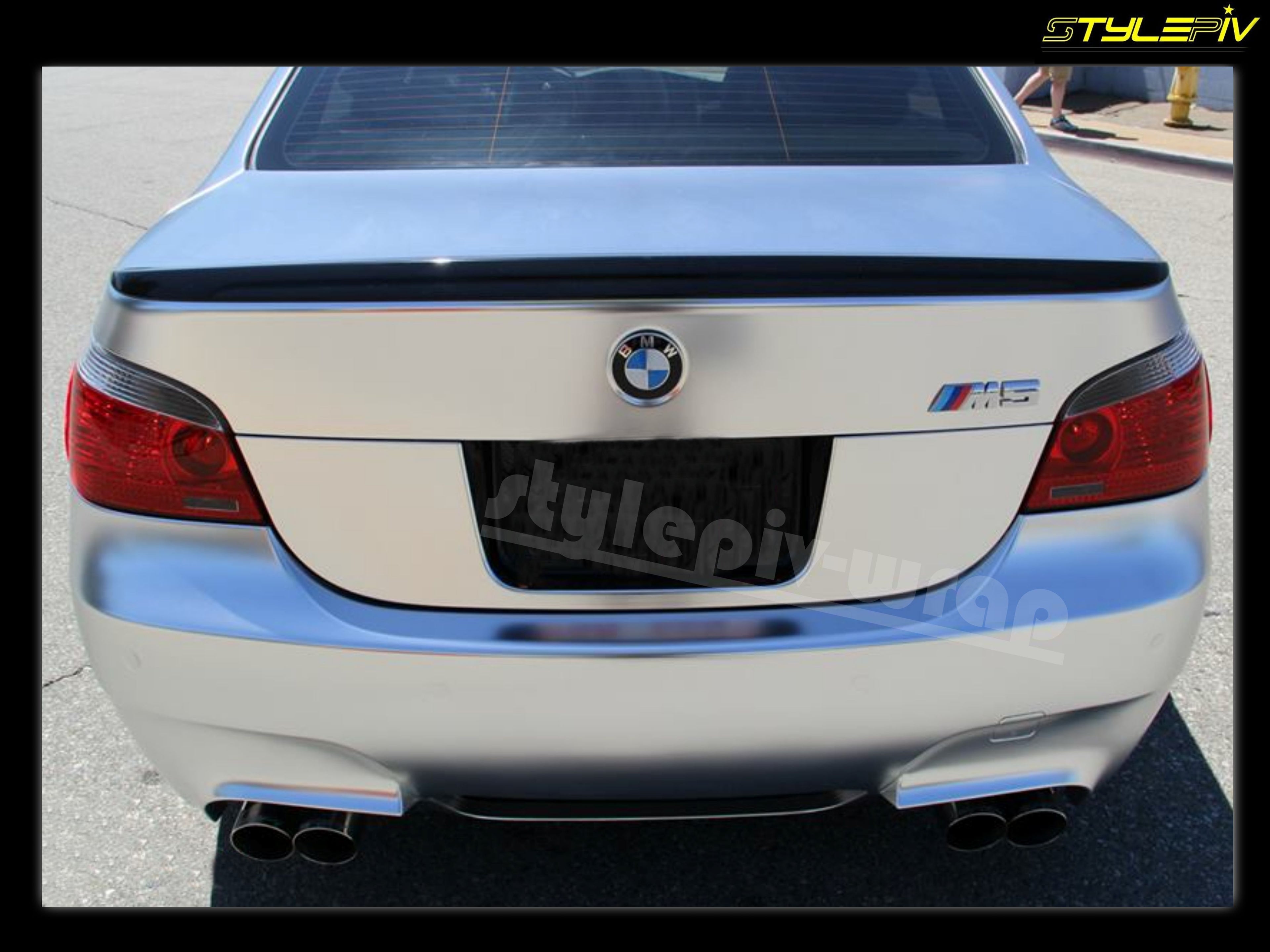 Film covering argent satin chrome