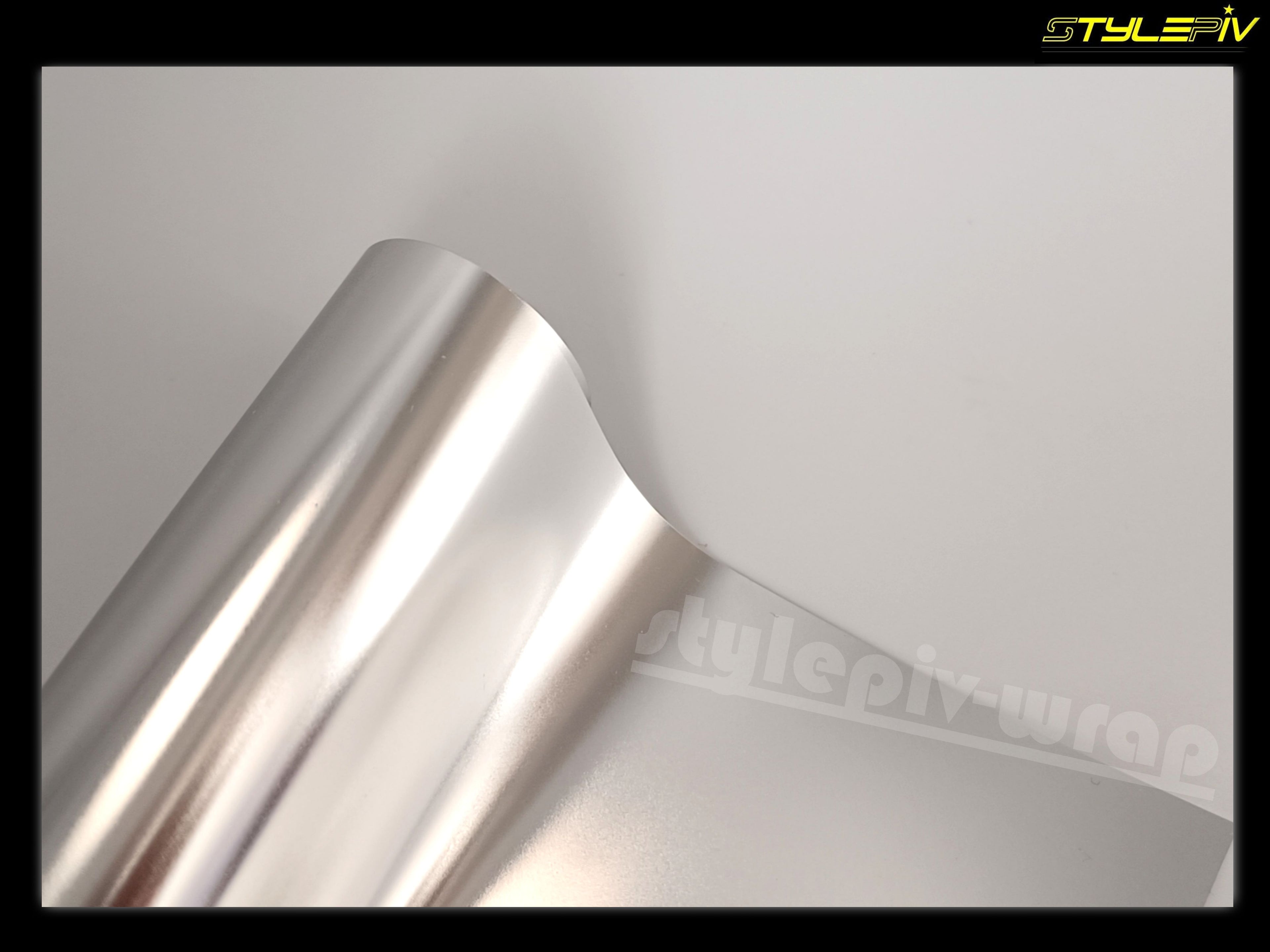 Film covering argent satin chrome
